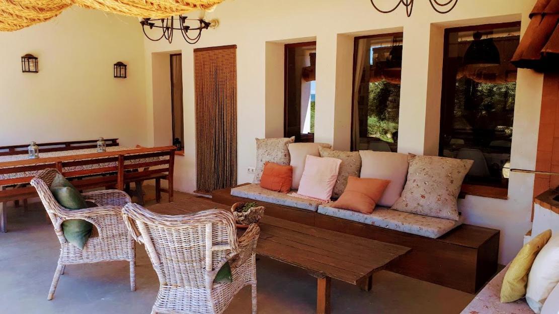 Flores Amarillas B&B Almoharin Exterior foto