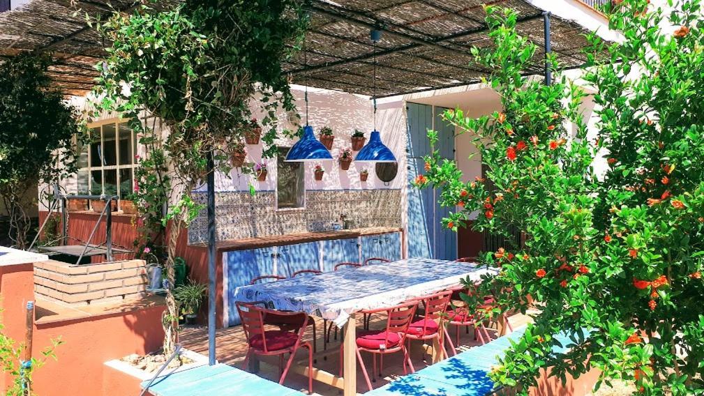 Flores Amarillas B&B Almoharin Exterior foto